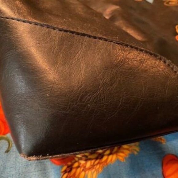Large BLACK faux LEATHER satchel PURSE ~ Gorgeous EMBROIDERED PUMPKINS ~ Pockets - Picture 5 of 11